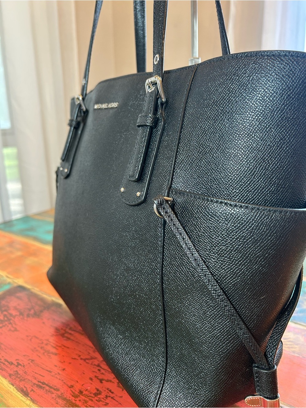 Michael Kors Voyager Large Saffiano Leather Tote Bag Black Discontinued EUC - Picture 3 of 16